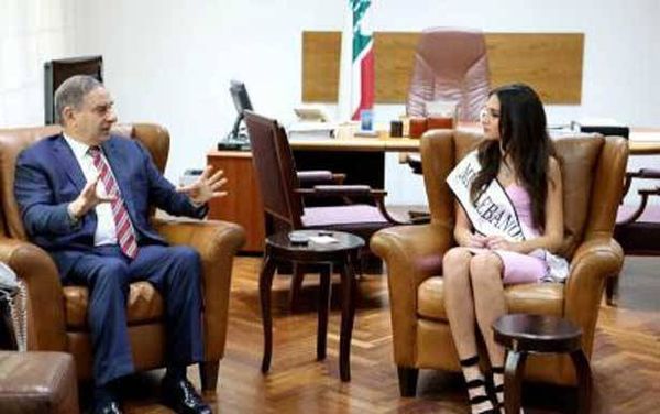 فرعون استقبل ملكة جمال لبنان