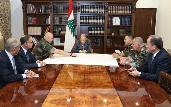 ترأس اجتماعا أمنياً ونوّه بجهوزيّة الجيش لصدّ أيّ اعتداء
عون: نتائج التطورات الميدانيّة ستكون إيجابيّة
لإعادة الإستقرار الى الحدود مع سوريا
