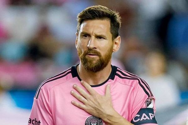 عودة ميسي الى برشلونة مجرد اشاعات!