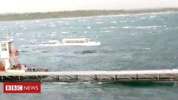Missouri duck boat capsizes killing at least 11 people