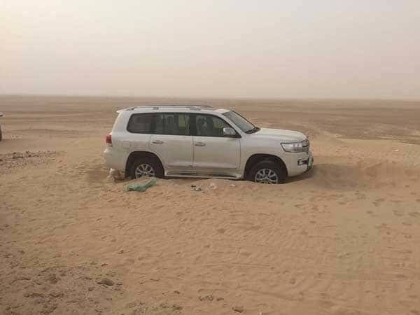 مأساة بالصور.. وفاة أب ثلاثيني وابنه عطشاً في الصحراء!