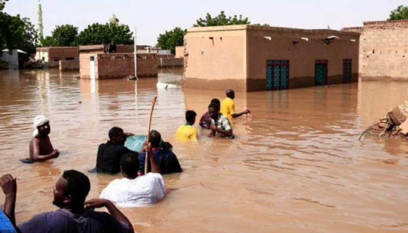 مساعدات عاجلة من الإمارات الى متضرري الفيضانات في السودان