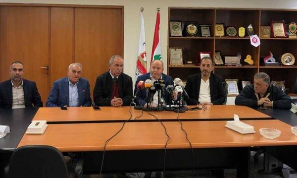 شرح "التداعيات الكارثية" لزيادة تعرفة الكهرباء
الاسمر :نحذر من الانعكاسات ومن تحول هذه التعرفة
الي هبة لمقدمي الخدمات من جيوب المواطنيين