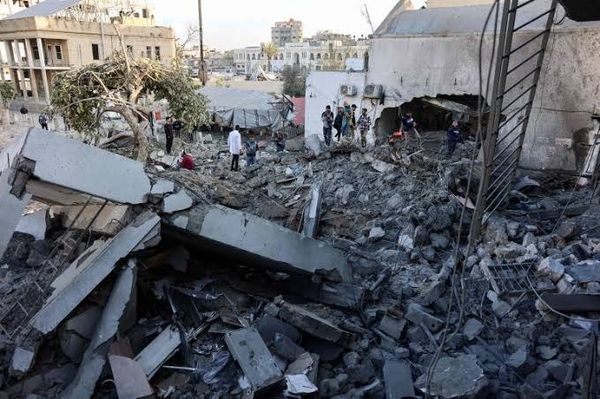 مستشفى المعمداني: 3 مصابين بنيران قوات الاحتلال الإسرائيلي خارج مناطق سيطرتها شرقي مدينة غزة