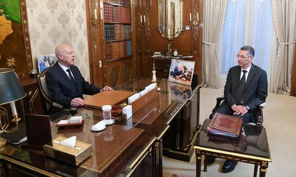سعيد يحذّر من توزيع أطراف في المعارضة الأموال لدخول البرلمان