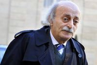 جنبلاط: دولة عربية تحاول تطويق المملكة عبر حضرموت