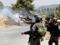 إستشهاد فلسطيني وإصابة 3 آخرين برصاص القوات الإحتلال في نابلس