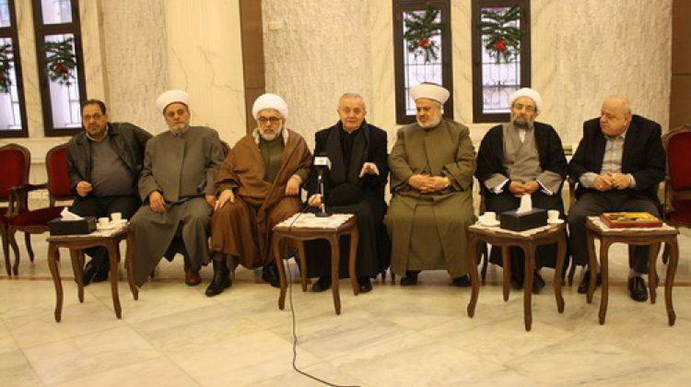 تجمع العلماء المسلمين يزور كنيسة حارة حريك معايدا