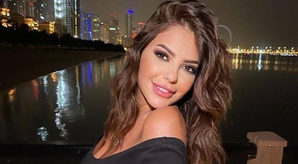 صورة نجمة "باب الحارة" والفنان العربي الشهير حديث الجمهور.. يا جميل الروح!