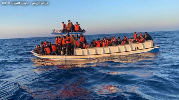 ثلاثة أهداف لطرح فتح البحر أمام النازحين:
التمويل والضغط على الأميركي و"التطبيع"مع سوريا