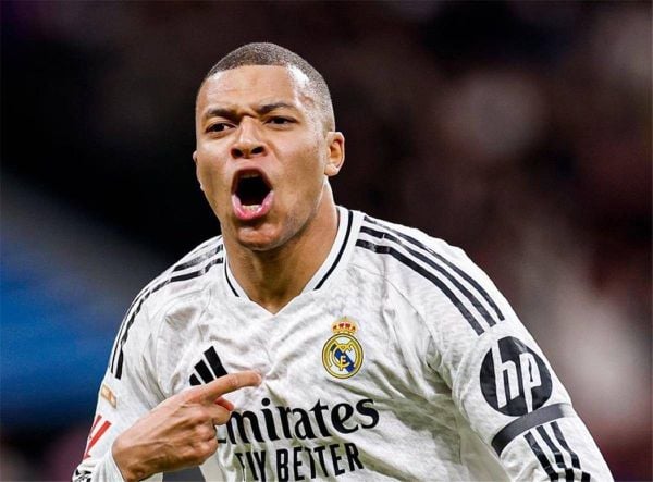 ريال مدريد يعلن إصابة مبابي