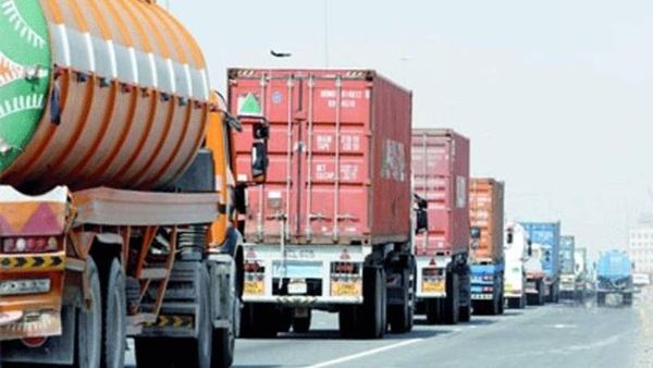 قرار بوقف نقل البضائع من وإلى مرفأ بيروت بدءًا من الغد
