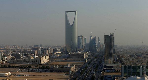 وزير الصحة السعودي "يعتذر" بعد توجيه بن سلمان (صور وفيديو)