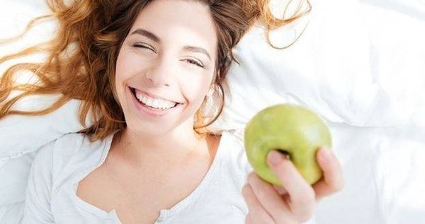 5 مواد غذائية تساعدك بالهضم وإزالة السموم من الجسم