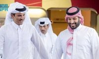 أمير قطر يلتقي ولي العهد السعودي