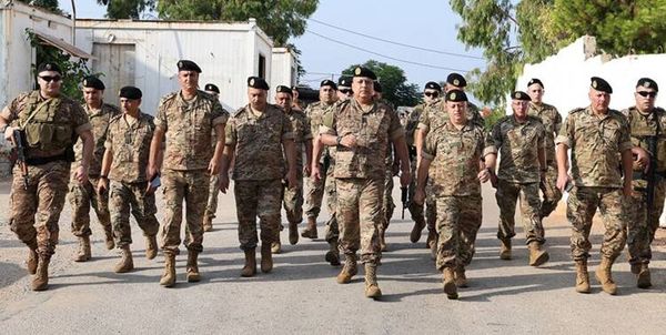 قائد الجيش بالإنابة تفقد وحدات مُنتشرة في الجنوب:
للحفاظ على الجهوزيّة في ظل الأوضاع الإستثنائية