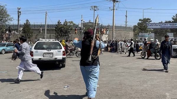 ترامب وبينس ورايس ينتقدون آلية الانسحاب الأميركي من أفغانستان
