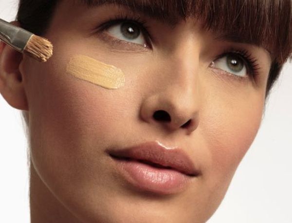 تجنبي هذه الأخطاء أثناء تطبيق كريم الأساس