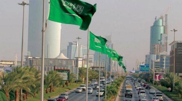 الإيرادات السعودية غير النفطية تغطي 40 بالمئة من الإنفاق