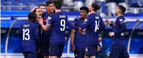 الفوز الأول لـ "الديوك" وغنابري ينقذ "المانشافت" من فخ رومانيا