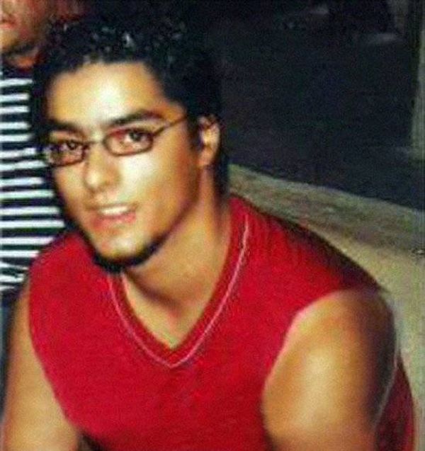 من يكون النجم الشهير صاحب الصورة؟