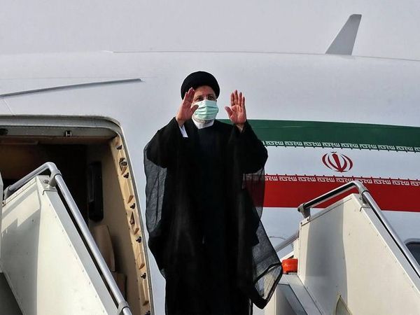 تعزيزاً للعلاقات بين البلدين
الرئيس الإيراني الى مسقط
