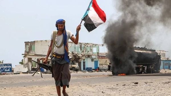 "أ.ف.ب": أكثر من 120 قتيلًا في مواجهات بين القوات اليمنية والحوثيين