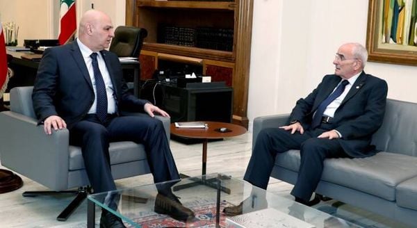 عون بحث مع منسى بالأوضاع الأمنيّة
ومهمات الجيش لمكافحة المخدرات والإساءة للأمن