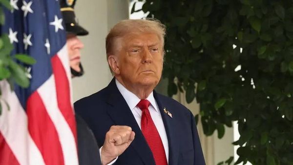 ترامب يلوّح بضربة جديدة لإيران