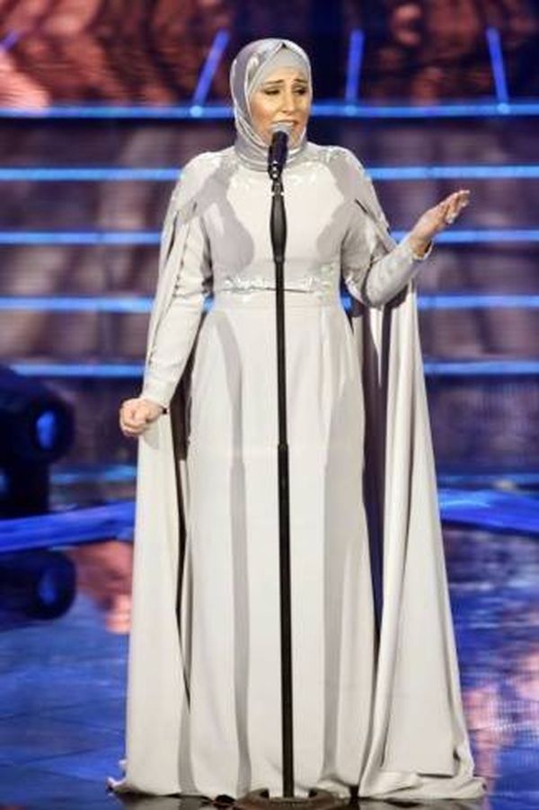 الفائزة بلقب The Voice نداء شرارة: لن أخلع حجابي