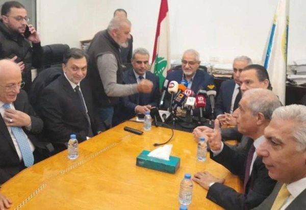 لقاء نيابي موسّع بحث في تطوير النقل
المشترك وإعادة مصلحة سكك الحديد الى العمل