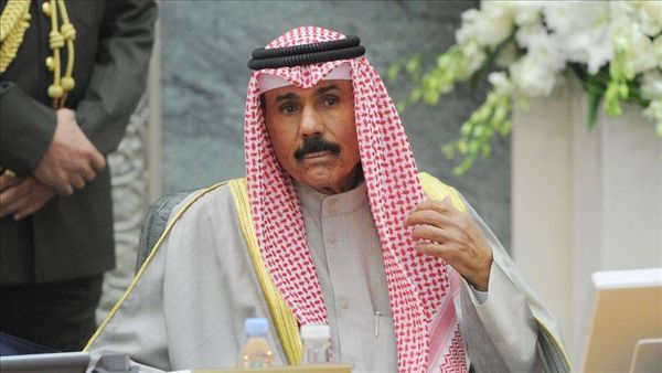 أمير الكويت يوجه بوضع كافة الإمكانيات لمساعدة سلطنة عمان