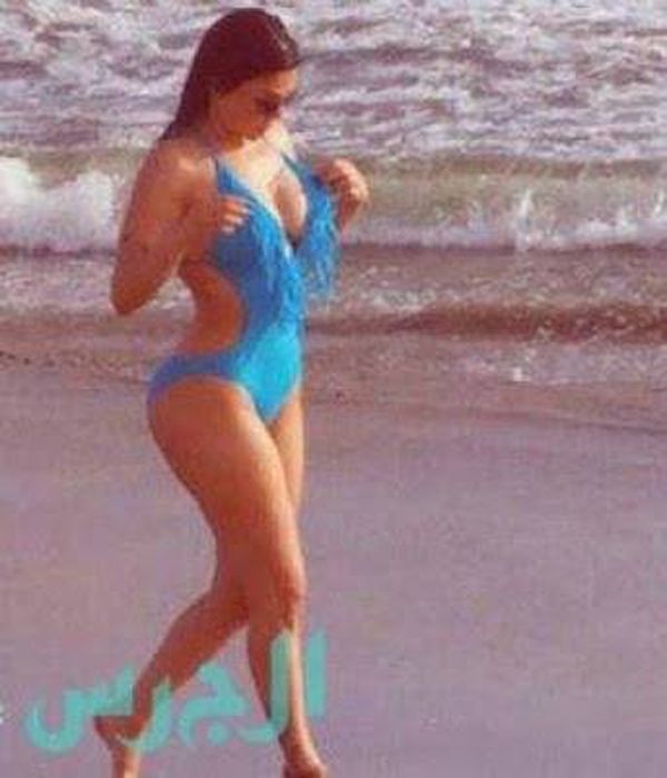 صورة هيفا بالمايوه التي حذفتها فوراً