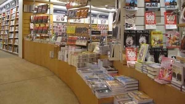 المصرية اللبنانية تطالب منظمي معرض الكتاب بضبط الكتب المزورة 