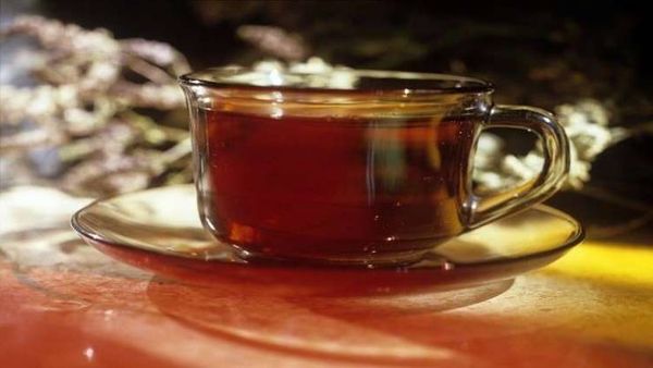 الشاي الأسود يساعد النساء على مكافحة السرطان