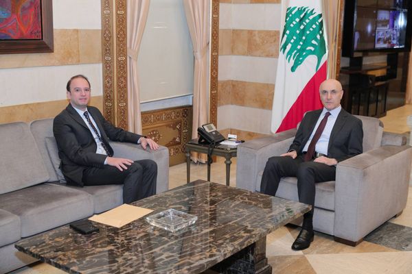 بحث التحضيرات للانتخابات مع محافظَيِ الجنوب وبعلبك - الهرمل
الحجار حدّد مواعيد تقديم تصاريح
الترشيح والرجوع عنها لانتخابات 2026