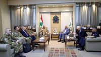 اللواء شقير يستقبل وفد اللجنة العسكرية التقنية في زيارة وداعية
