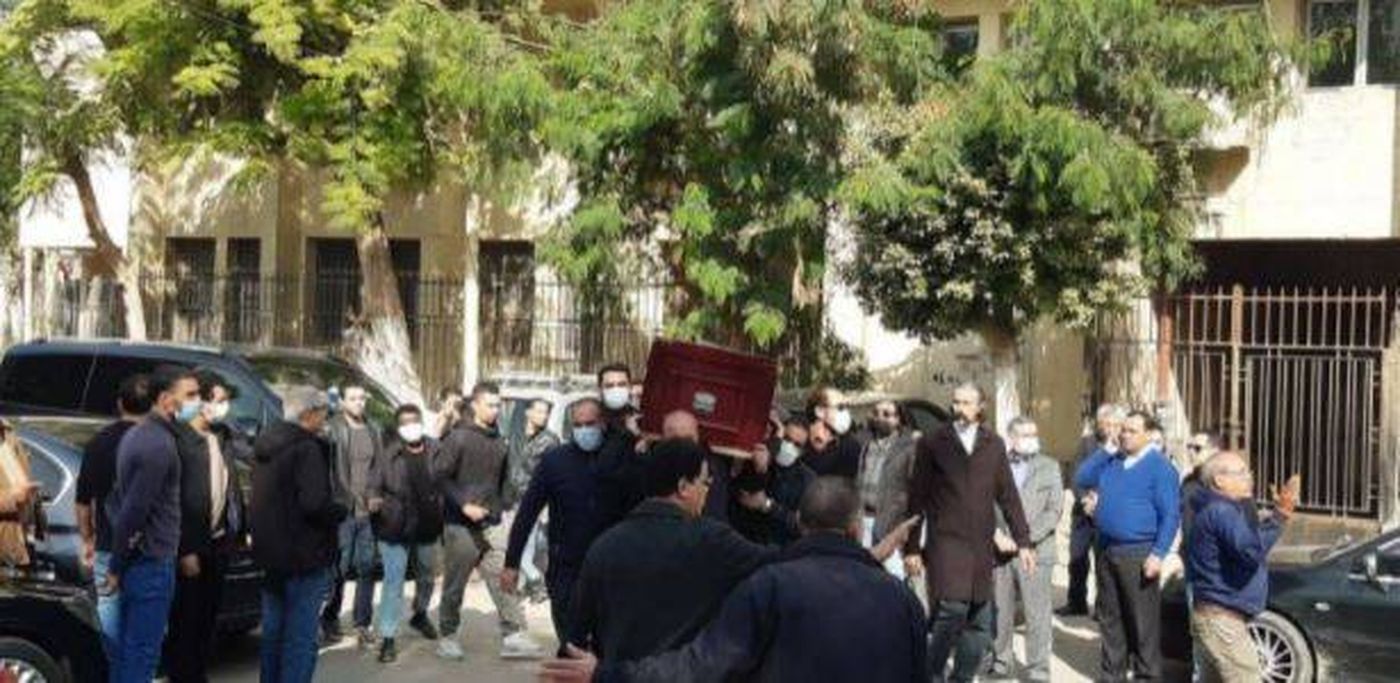 تشييع جثمان مها أبو عوف في غياب نجوم الفن