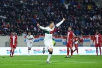 "ميسي يحظى باحترام أكبر".. رونالدو يتفاعل مع انتقاد لاعبي البرتغال