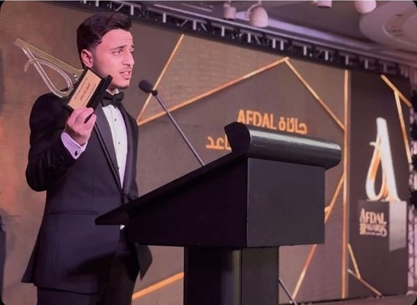 غيث رمضان على مسرح مهرجان أفضل الدولي 2026: «شوفي نجمك ماما»… وعدٌ قطعه قبل 6 سنوات ووفّى به اليوم