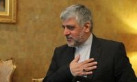 فرانس برس: السفير الإيراني لن يغادر لبنان بعد انتهاء مهلة المغادرة