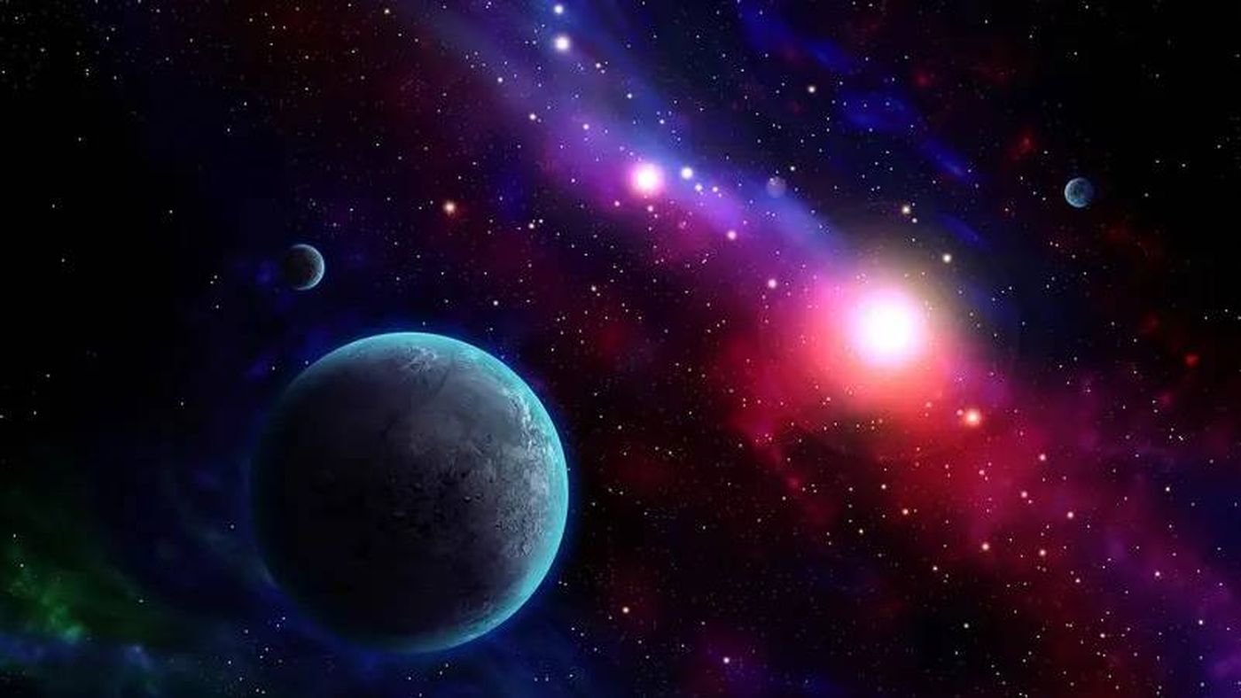 حقائق مذهلة عن الكون... ماذا لو طفا "زحل" على الماء؟