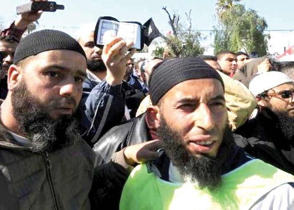 مصر وسوريا بوابتا فشل او انتصار السلفية الجهادية في العالم العربي ...
معركة كبيرة للجيشين المصري والسوري في وجه الاخوان المسلمين والسلفيين