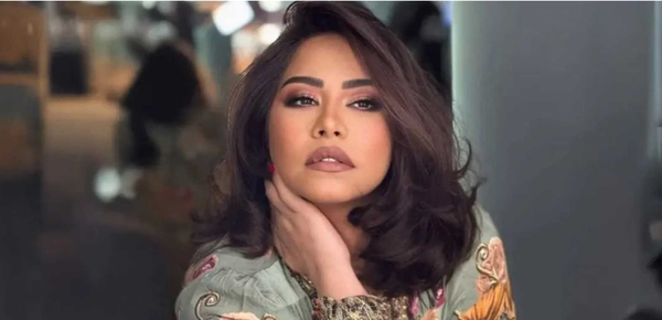 بشأن الحالة الصحية للفنانة شيرين عبد الوهاب.. شاعر معروف يكشف آخر المستجدات