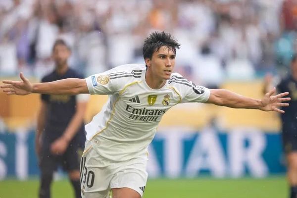 بعد الهاتريك التاريخي.. كلاسيكو غارسيا
يشعل صراع ريال مدريد وبرشلونة