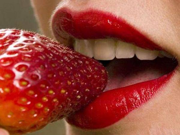 الفراولة قد تؤدي إلى أمراض خطيرة وإليك السبب