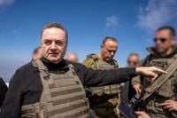 كاتس: القتال في لبنان لن يتوقف عند الشقيف