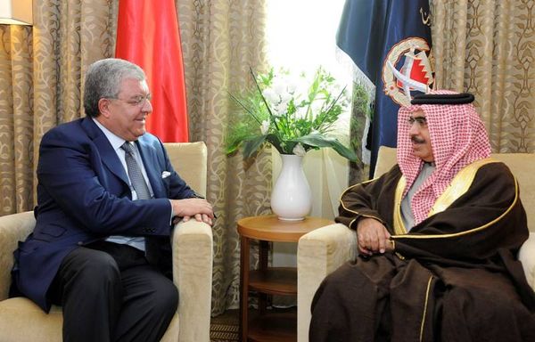 حزب الله يهاجم البحرين والمشنوق يساير البحرين ويزورها