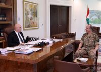 عون عرض مع هيكل تحضيرات اجتماع باريس... ونتائج جولة الديبلوماسيين جنوب الليطاني