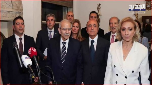 "دردشة عالواقف"